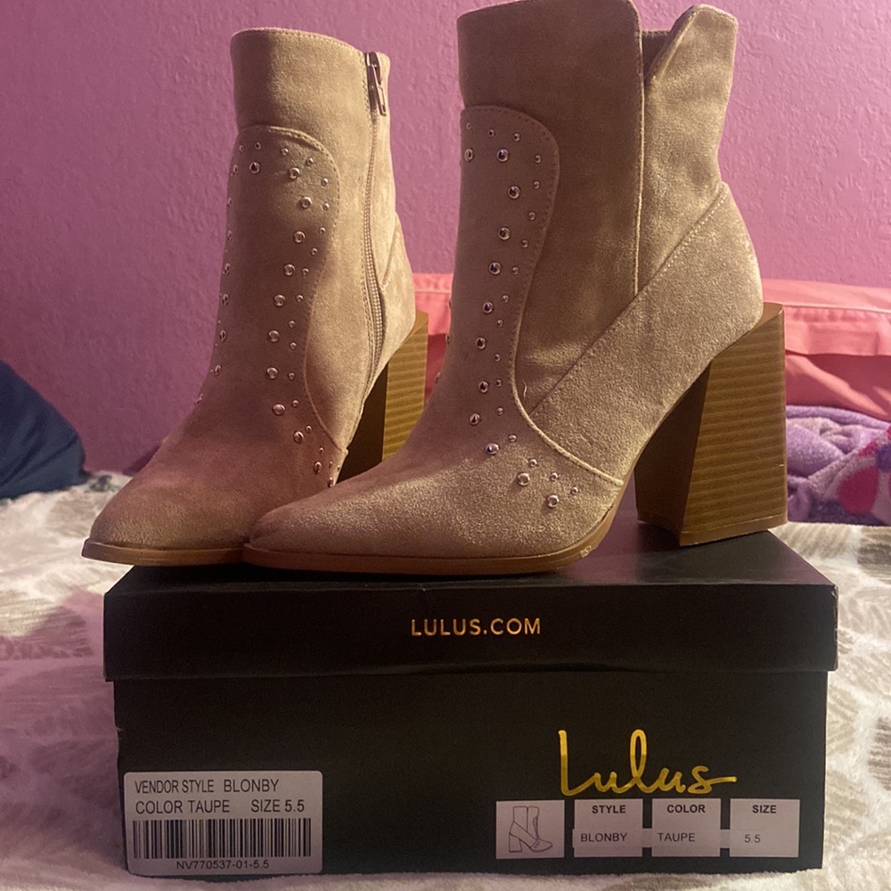 Lulus’ booties - Picture 2 of 4
